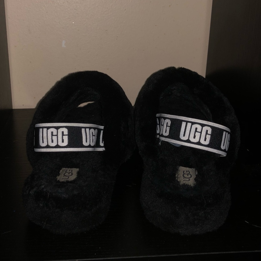 Black Classic Ugg Slides - Picture 3 of 3